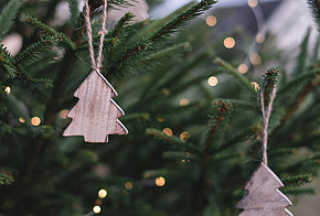 Weihnachten Baumdekoration und LED-Lichter
