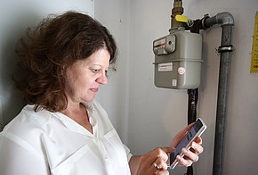 Nutzerin der App EnergieCheck Nutzerin der App EnergieCheck